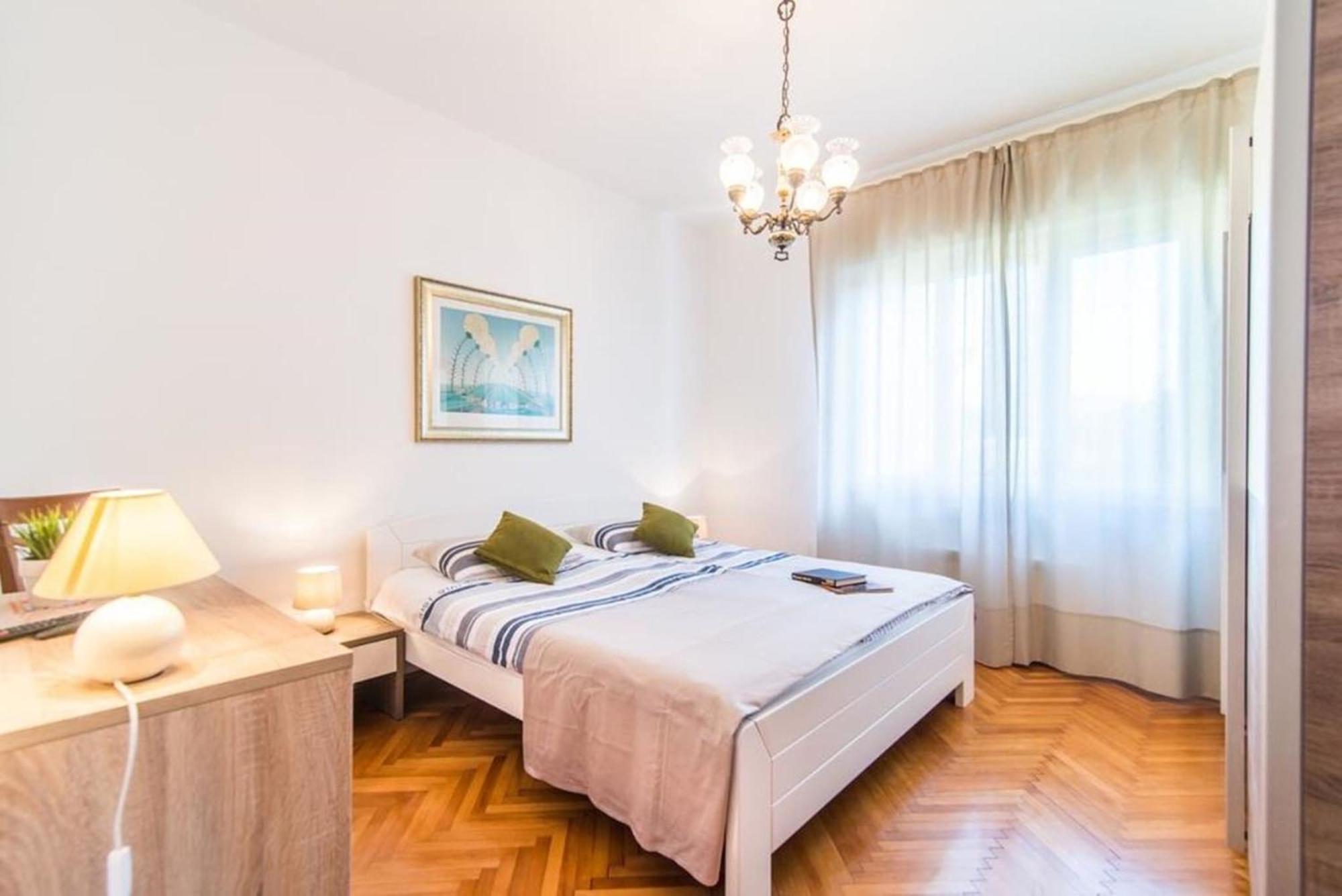 Villa Amalija - Apartment Amy Medulin Bagian luar foto
